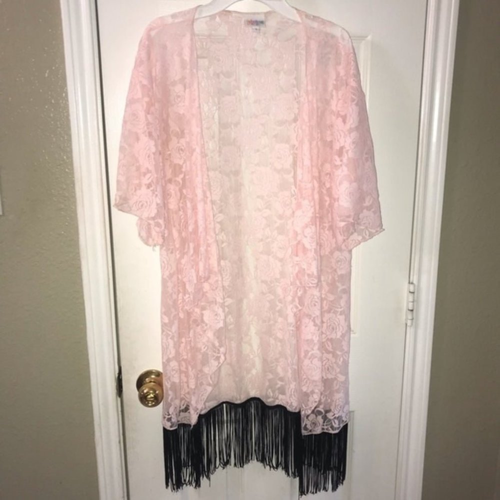 LuLaRoe Light Pink Lace Kimono With Fringe Seize Small